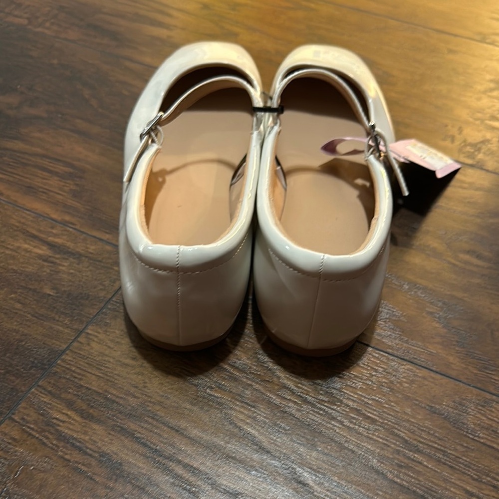 Wild Fable Women’s Cream Mary Jane Semi Square Toe Flats - Picture 8 of 9